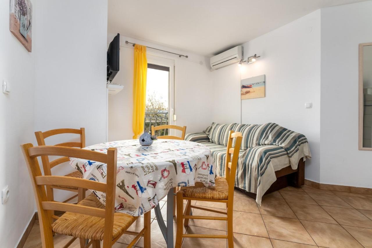 Apartments With A Parking Space Baska, Krk - 13907 Exterior foto